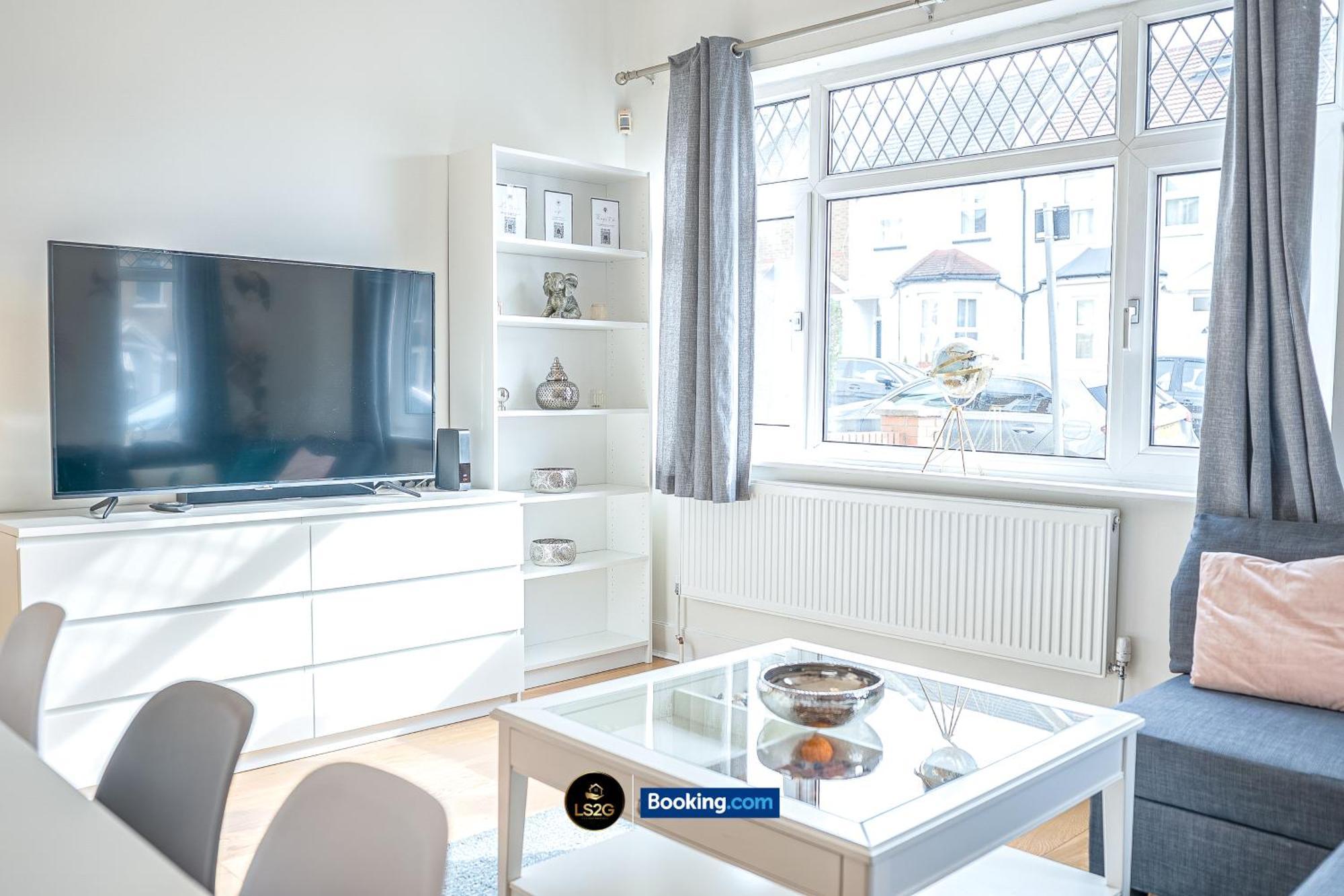 Stunning House By Ls2G Short Lets & Serviced Accommodation Greater London With Free Wifi Kültér fotó