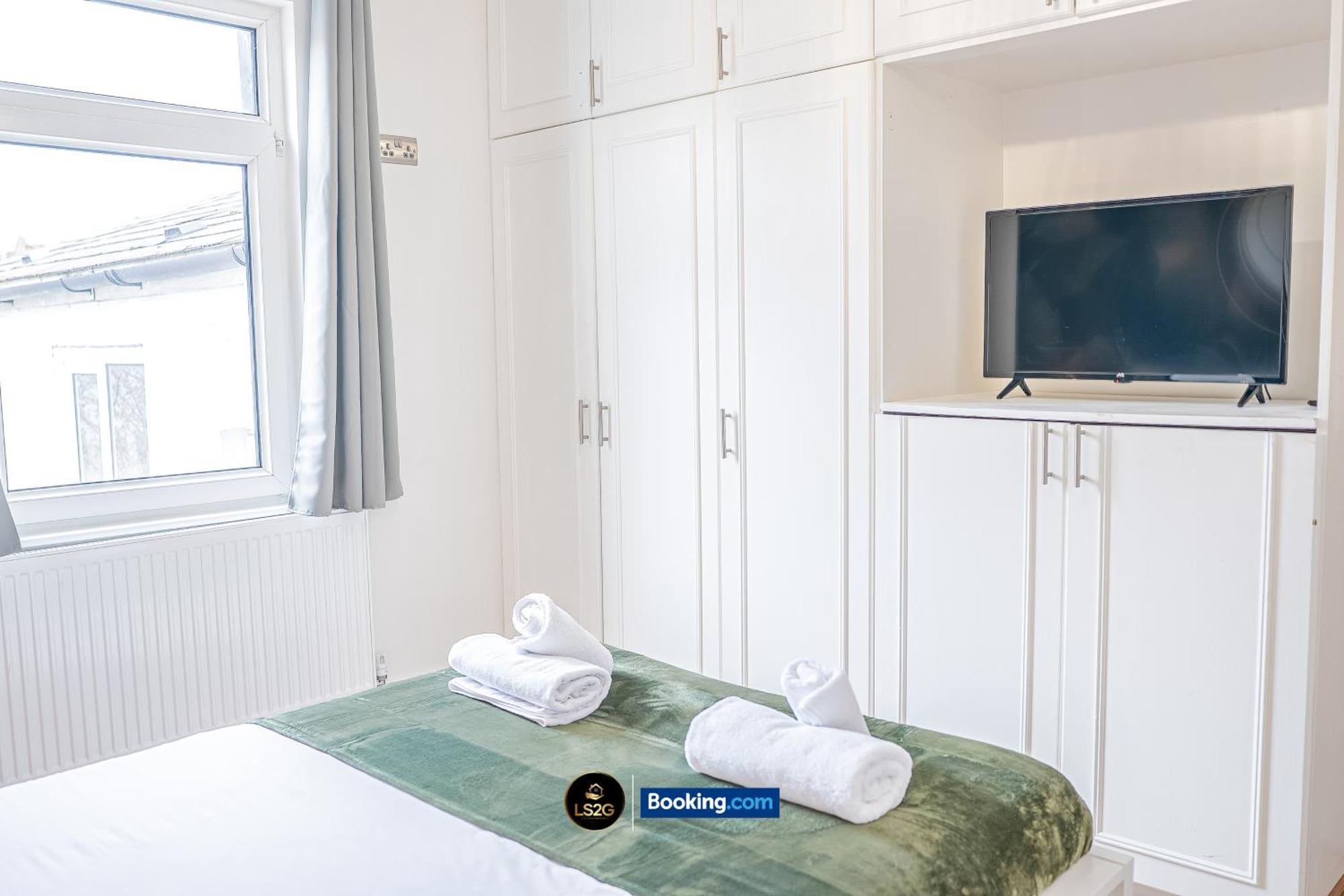 Stunning House By Ls2G Short Lets & Serviced Accommodation Greater London With Free Wifi Kültér fotó