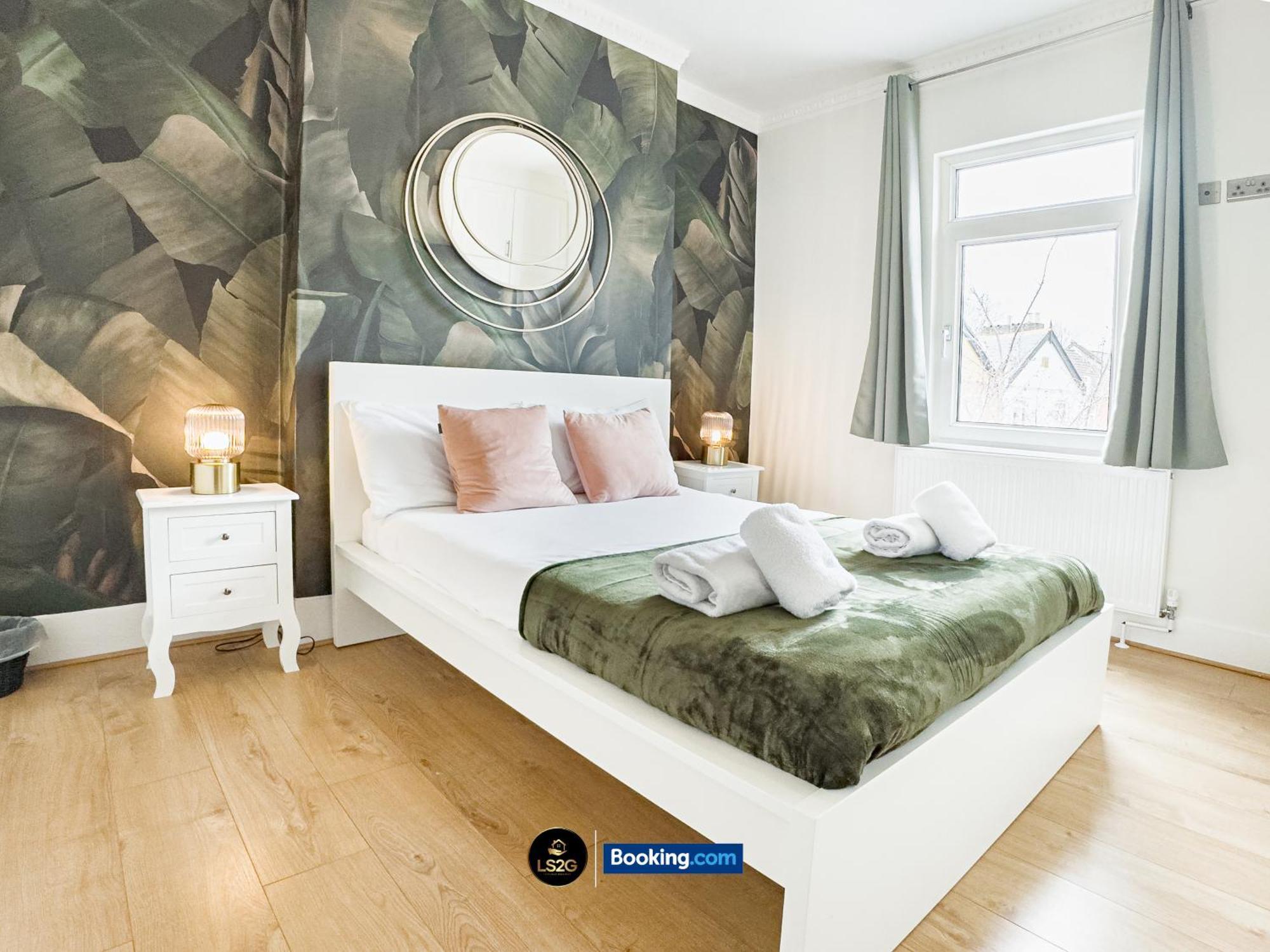 Stunning House By Ls2G Short Lets & Serviced Accommodation Greater London With Free Wifi Kültér fotó