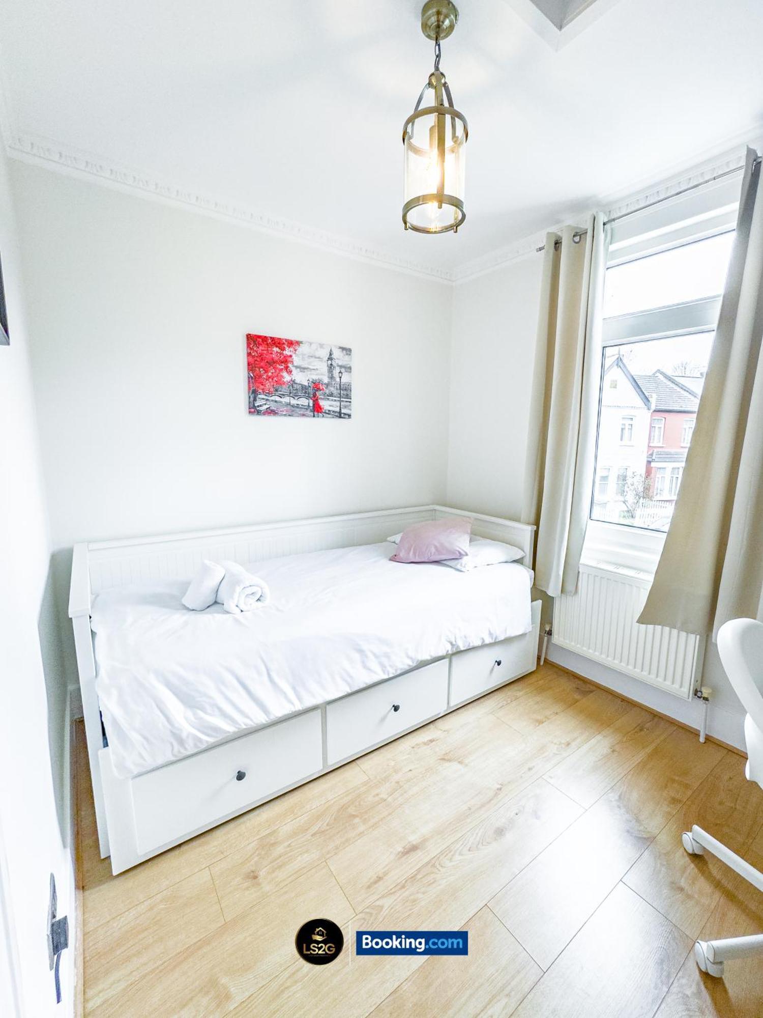 Stunning House By Ls2G Short Lets & Serviced Accommodation Greater London With Free Wifi Kültér fotó