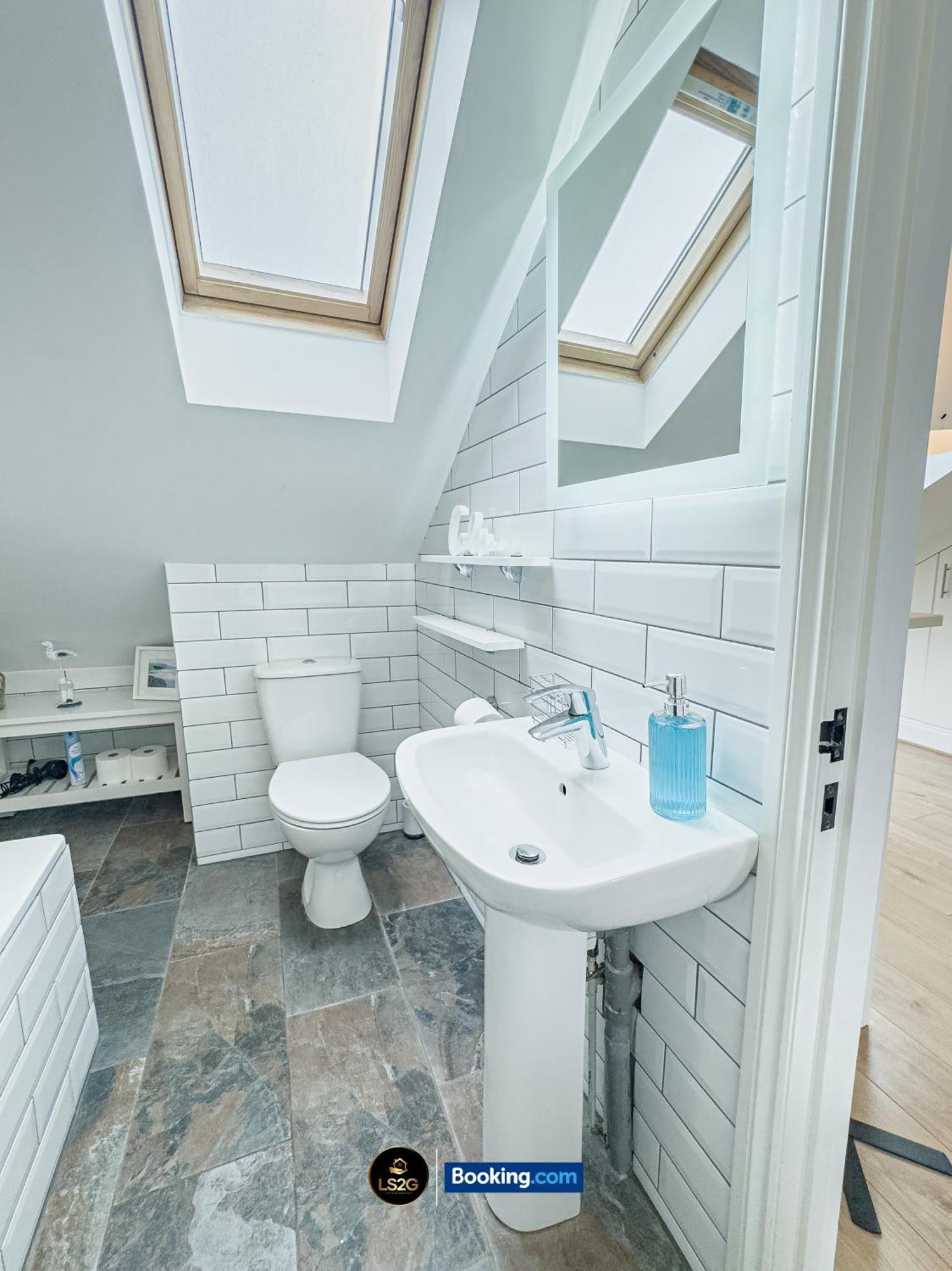 Stunning House By Ls2G Short Lets & Serviced Accommodation Greater London With Free Wifi Kültér fotó