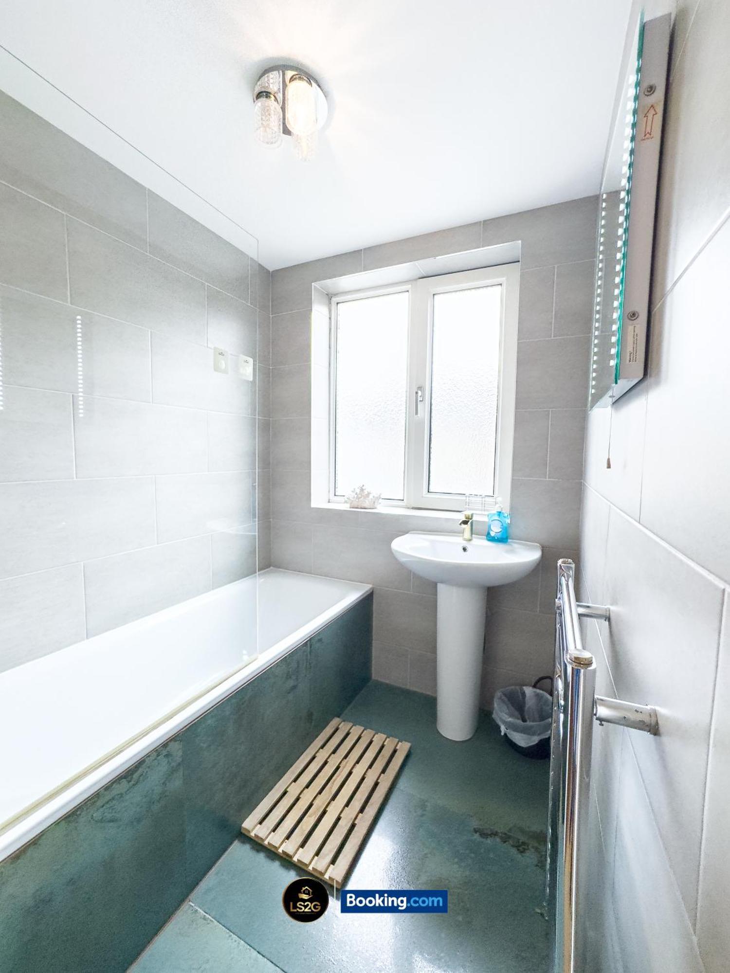 Stunning House By Ls2G Short Lets & Serviced Accommodation Greater London With Free Wifi Kültér fotó