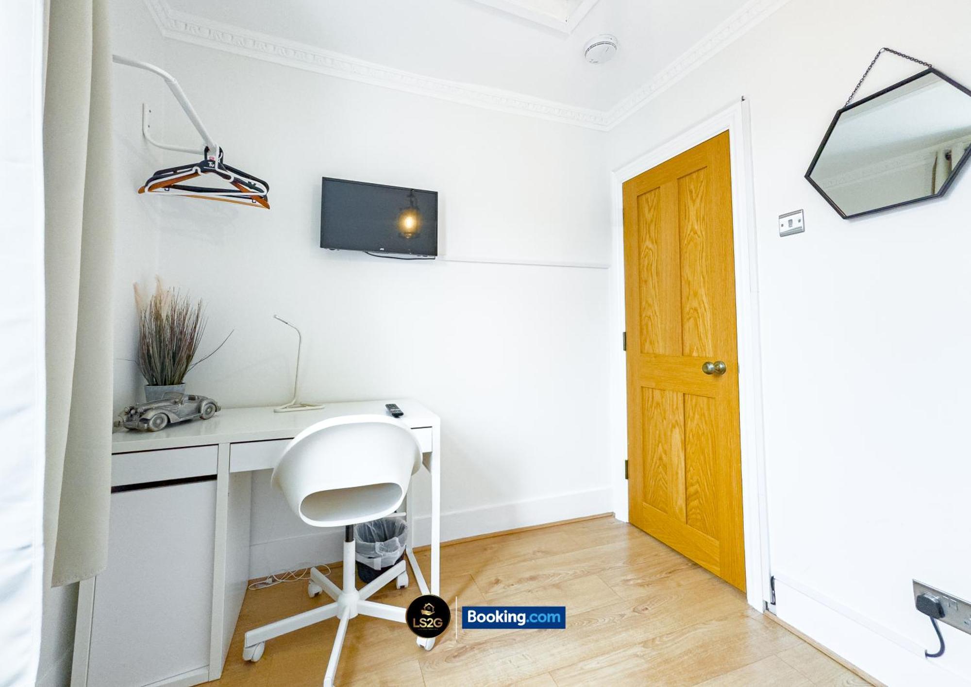 Stunning House By Ls2G Short Lets & Serviced Accommodation Greater London With Free Wifi Kültér fotó