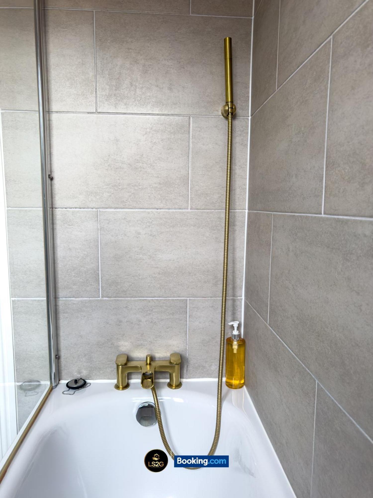 Stunning House By Ls2G Short Lets & Serviced Accommodation Greater London With Free Wifi Kültér fotó
