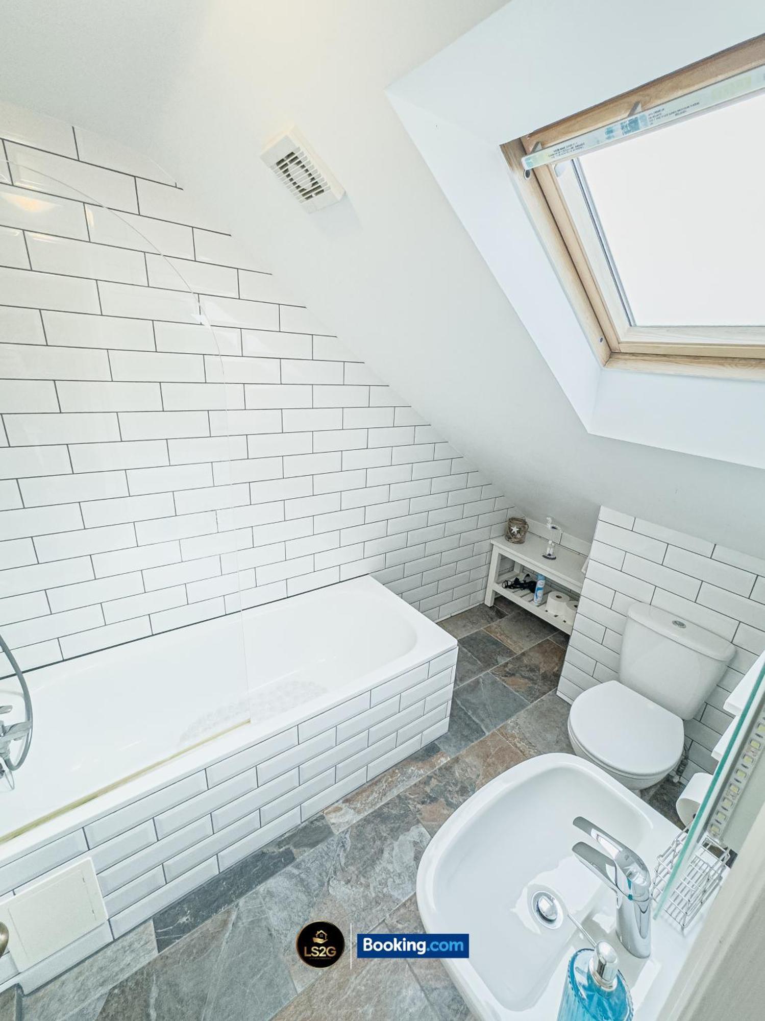 Stunning House By Ls2G Short Lets & Serviced Accommodation Greater London With Free Wifi Kültér fotó